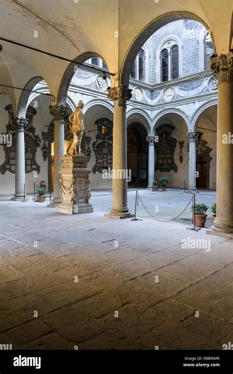 Palazzo Medici Riccardi Courtyard Hi Res Stock Photography And Images