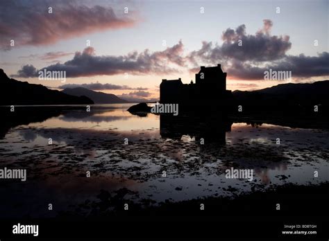 Eilean Donan Castle At Sunset Stock Photo Alamy