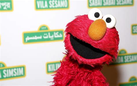 He loves his pet goldfish named dorothy and. Sesame Street at SeaWorld Orlando Is Opening This Week ...