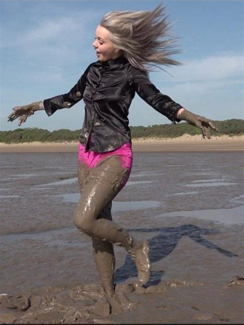Pin By Miklish On Wet Muddy Fun Mudding Girls Muddy Girl Girls
