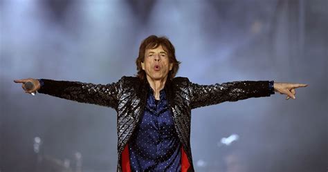 Songwriter, actor, film producer & singer. Σε εγχείρηση στην καρδιά θα υποβληθεί ο Mick Jagger