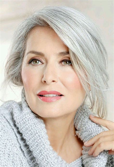 Pin By Rosa Elda Cabeza On Aging Gracefully Silver Grey Hair