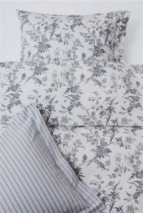 Choose from our large selection of bed sheets and accessories. IKEA Alvine Kvist black and white floral double bed sheets ...