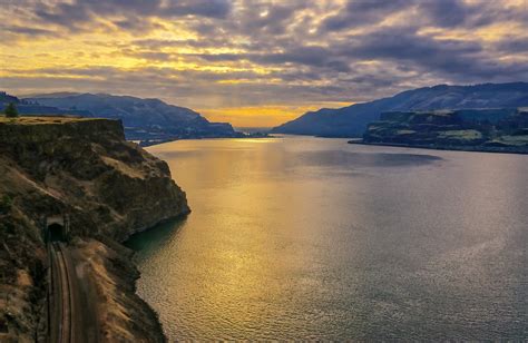 Colorful Columbia Sunset Over The Columbia River Hope You Flickr