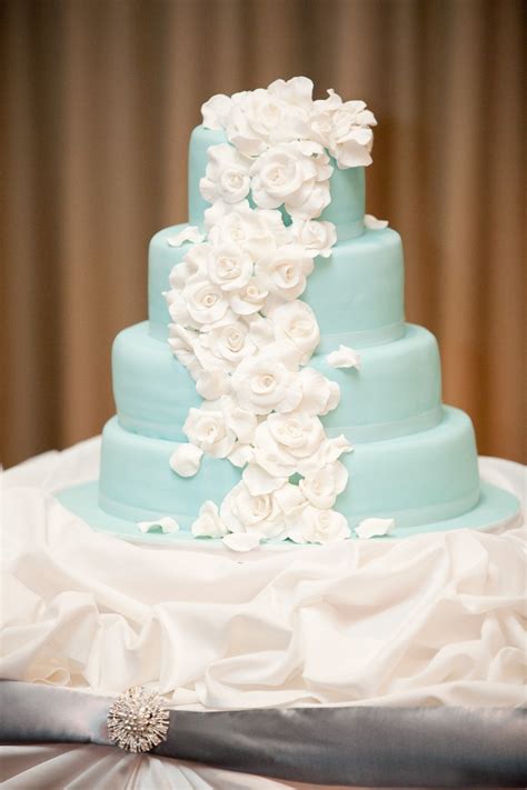 10 Turquoise With White Flowers On Wedding Cakes Photo Turquoise
