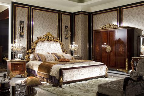 0063 Italian Solid Wood Luxury Antique Bedroom Set Furniture China