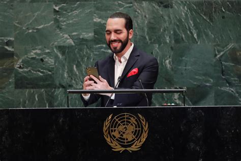 Presidente nayib bukele autoriza uso de fuerza letal contra pandillas. 'Just a Second, Please': El Salvador President Takes ...