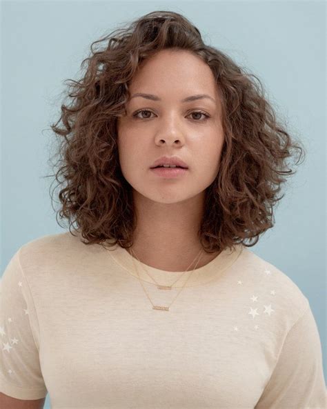From there, it didn't take long for the pair to start dating, even adding in a flirtation for their hamilton characters john laurens and. she's so beautiful she could literally stab be with a ...