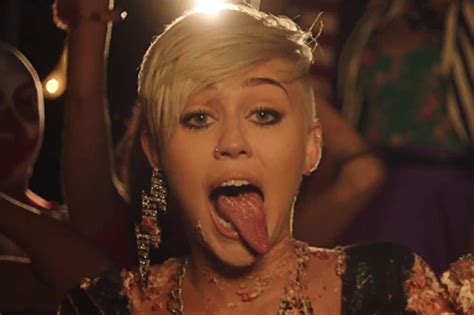Miley Cyrus Gets A Lap Dance On ‘ellen