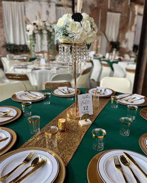 Green and gold wedding ideas | Emerald green wedding theme, Quince