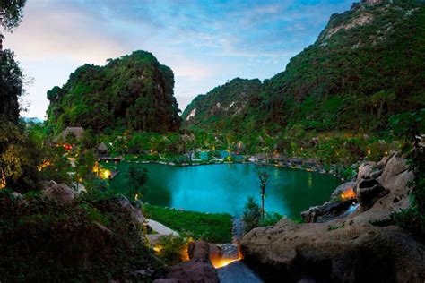 In between all the relaxing and indulging at the hotel we found time to explore some of the nearby limestone cave temples, the old. The Banjaran Hotsprings Retreat, a boutique hotel in Ipoh ...