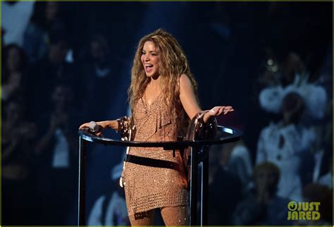 Shakira Goes Crowd Surfing During Video Vanguard Performance At Mtv Vmas 2023 Photo 4967558