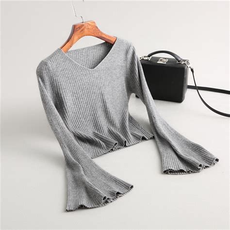 Women Elegant Solid Color V Neck Soft Wool Blends Sweater Ladies Short