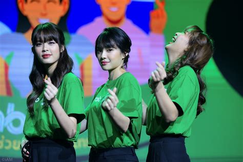 เฌอปราง bnk48 ชวนอุดหนุนร้านค้าคนไทยผ่าน grabfood ตะลุยชิม 5 เมนูโปรดจากย่านดังทั่วกรุงเทพฯ เฌอปราง BNK48 ร่วมโปรโมทกิจกรรมดีๆจาก GrabFood ช่วย ...