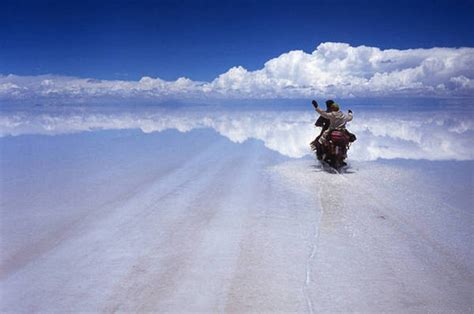 Explore the salt flats of uyuni on your terms. Amazing World: Salar de Uyuni Salt Flats in Bolivia - The ...