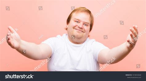Im Genes De Fat Man Hugging Im Genes Fotos Y Vectores De Stock