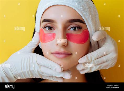 Woman Eye Patch High Resolution Stock Photography And Images Alamy