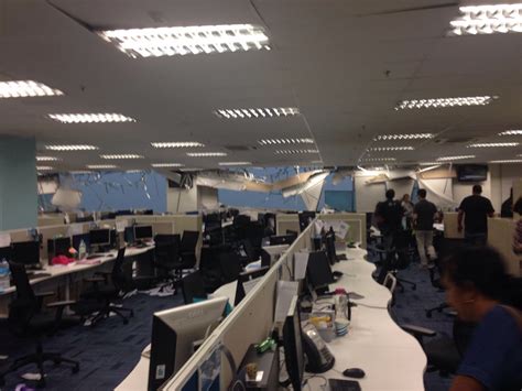 Standard chartered saadiq bukit tinggi klang. #KualaLumpur: Intense Rainstorm Destroys Office, Caused ...