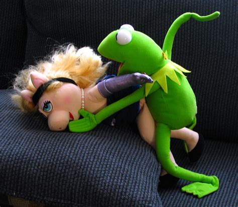 Kermit The Frog And Miss Piggy Froggy Style 1 Heather. 