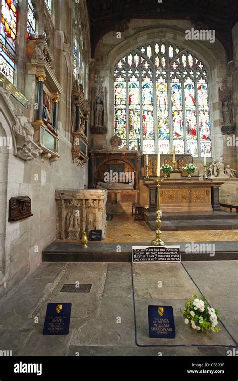 shakespeare s grave william shakespeare is buried in the holy trinity church stratford on avon