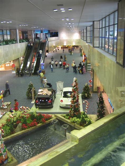 Filesingapore Changi Airport Terminal 1 Transit Lounge 2 Dec 05