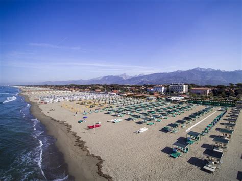 Travel Guide To Forte Dei Marmi Information And Facts About The Place