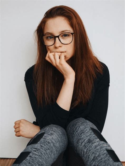 Pin By Kjio On Redhead Actresses Redhead Glasses Actresses