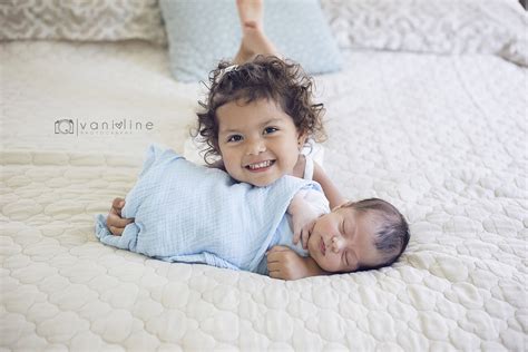 Newborn Siblings Photography | Sibling photography newborn, Sibling ...