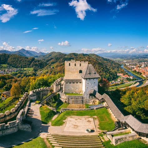 Castillo Antiguo De Celje Vista Aérea De La Fortificación Medieval Y