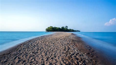 Lonely Island In Ocean Sfondi Gratuiti Per Desktop 1920x1080 Full Hd