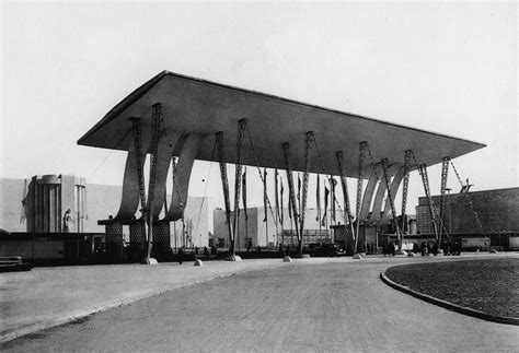 Ambiance familiale, infrastructures de niveau. Exposition Internationale de l'eau a Liege Liege 1939