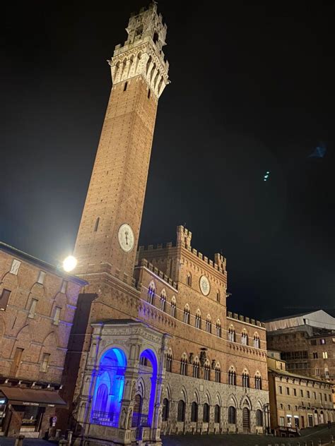La situazione di siena è ben diversa da altre aree della toscana a dirlo è il sindaco luigi de mossi che si associa alla richiesta del presidente eugenio giani di far uscire dalla zona rossa sia siena che. Siena in zona rossa, fra controlli e storie di disagio - Foto | Gazzetta di Siena