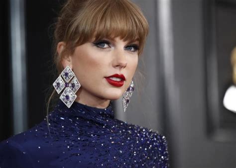 Taylor Swift Reveals Teaser For A Re Recording Of Love Story With A