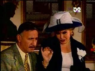 قلنا من قبل أنها جمعت بين التمرد وقوة الشخصية وكانت بداية تمردها بعد تخرجها من كلية التجارة وقررت دراسة أصيبت صفية العمري بالعصب السابع واضطرت على أثره أن تخضع لجلسات كهربية وتسبب خطأ طبي أثناء هذه الجلسات في تشوه جزء من وجهها. مسلسل (( هوانم جاردن سيتى )) الجذء الثانى كامل الحلقات
