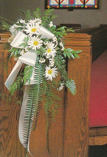 Lots Of Ideas For Pews At This Website Free Flower And Bow Tutorials