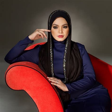 Biodata Siti Nurhaliza Penyanyi Nombor Satu Malaysia