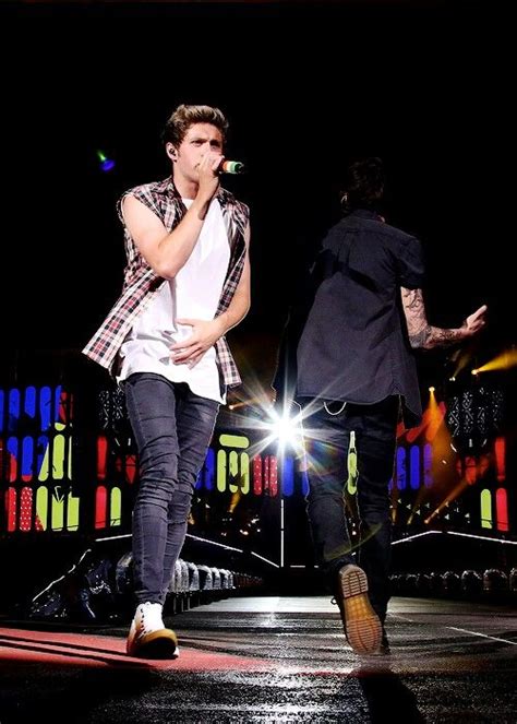 Niall Horan And The Back Of Zayn Teenage Dirtbag Where We Are Tour