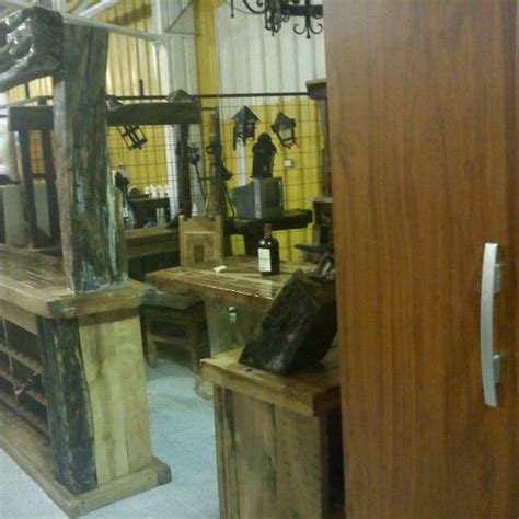 Juguetes, antigüedades, insumos de computación, muebles, películas, menaje. Fotos en Mall del Mueble - Tienda de muebles/artículos ...