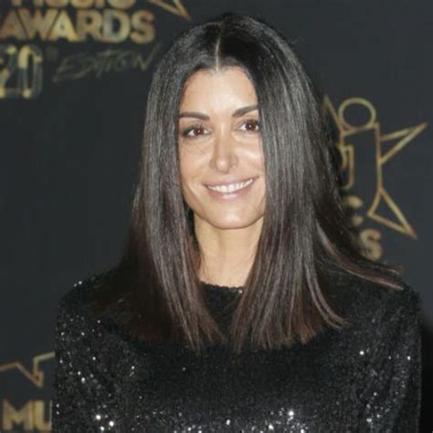 En fait, comme pour les coupes classique, cela dépend du type de cheveux à la base. Quelle Coupe Quand On Perd Ses Cheveux Femme - Quelle coiffure adopter quand on a un visage ...