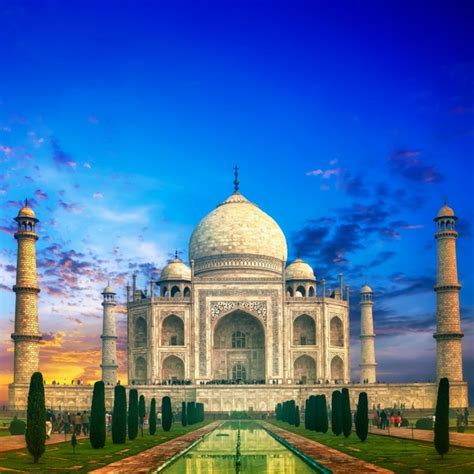 Taj Mahal Under Blue Sky Wall Mural Wallpaper