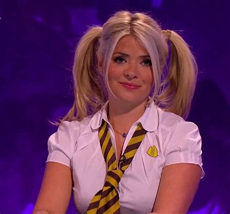 Pin By Jasmine Nova On Holly Willoughby Holly Willoughby Celebrities