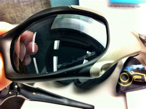 how to recognize fake oakley pit boss 2