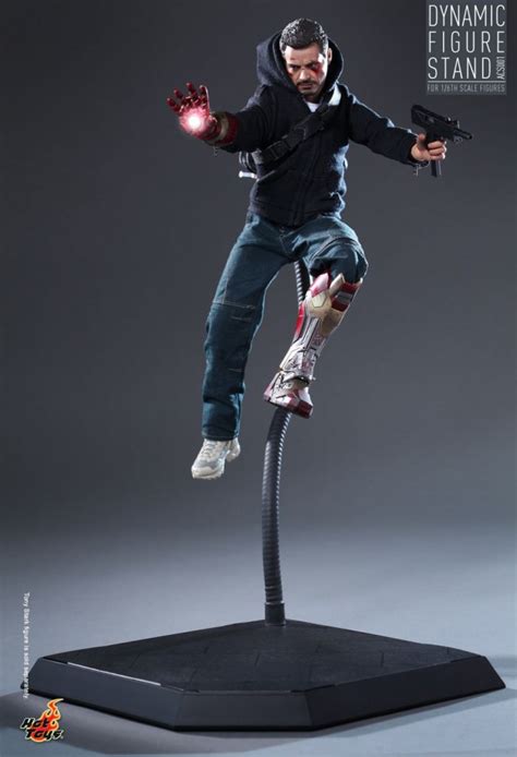 Dynamic Figure Stand Hot Toys