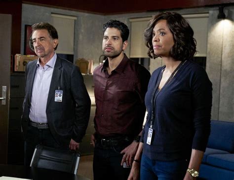 criminal minds fotograf adam rodriguez aisha tyler joe mantegna isimlerini içeren 346