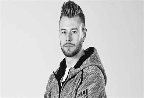 Zaytsev is the son of olympic champion, volleyball player vyacheslav zaytsev, he was born in spoleto, where his father was playing at the time. Volley, Ivan Zaytsev firma per Modena/ Video, l'addio a ...
