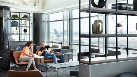 United Opens Largest Club Lounge In Its Network At Newark Airport