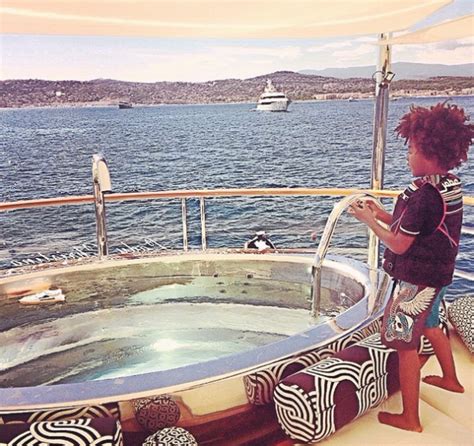 [yacht Life] Kimora Lee Simmons Lorraine Schwartz And Magic Johnson Travel To St Tropez
