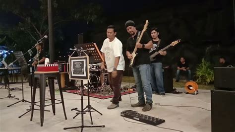 Syed midie 9 years ago. GADIS MELAYU (Jamal Abdillah) - Covered by Seragam Hitam ...