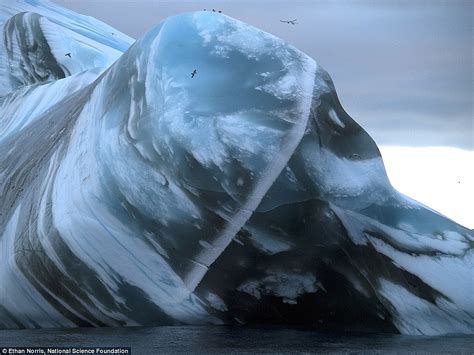 Spectacular Images Capture The Worlds Oldest Icebergs Daily Mail Online