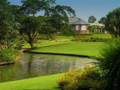 Many idyllic wedding and event locations available. Norfolk Botanical Garden